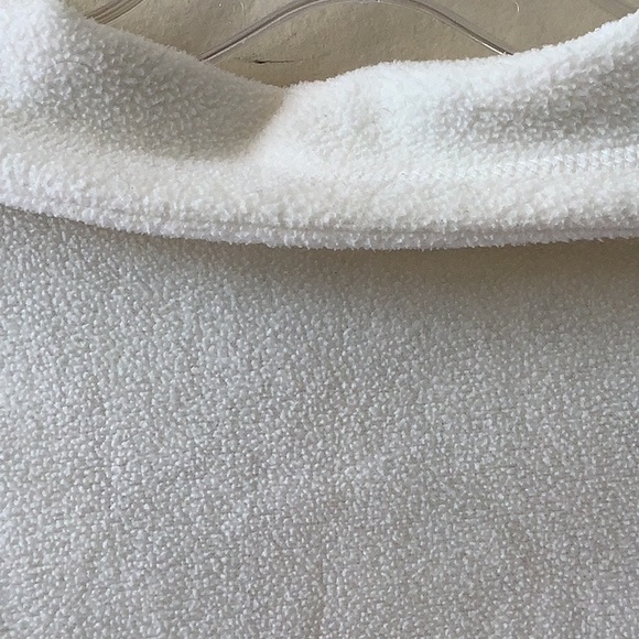 Old navy pullover size M. - Picture 5 of 5